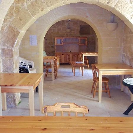 Country Inn Sannat Εξωτερικό φωτογραφία