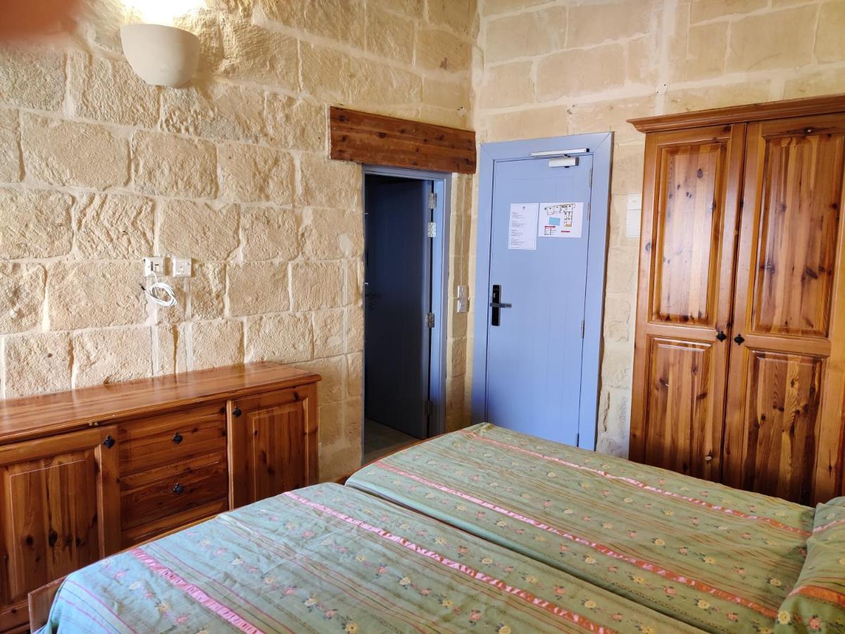 Country Inn Sannat Εξωτερικό φωτογραφία