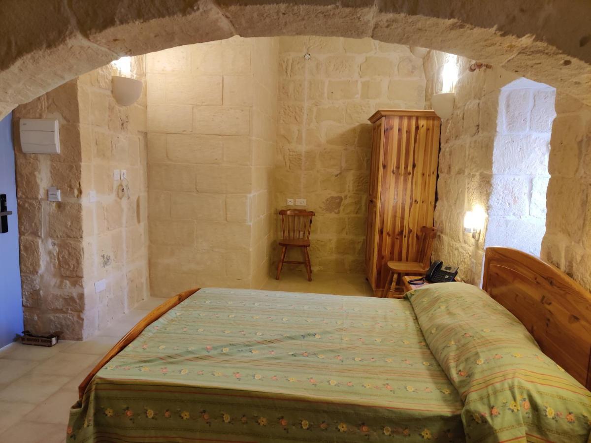 Country Inn Sannat Εξωτερικό φωτογραφία