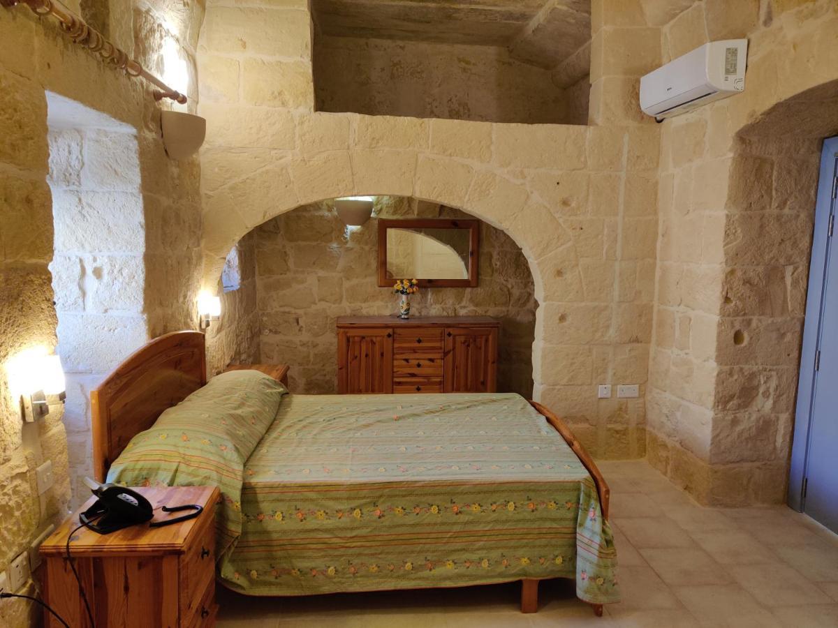 Country Inn Sannat Εξωτερικό φωτογραφία