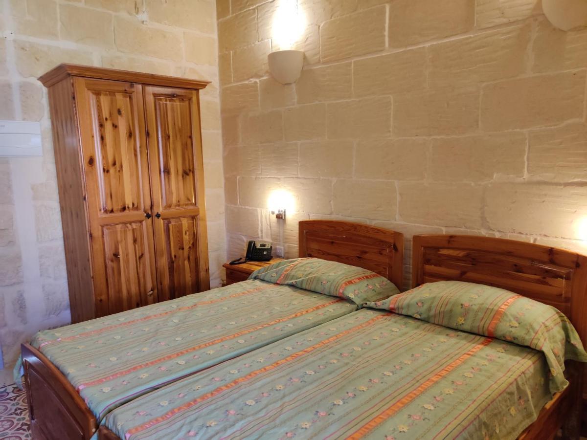 Country Inn Sannat Εξωτερικό φωτογραφία