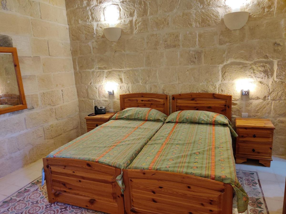 Country Inn Sannat Εξωτερικό φωτογραφία
