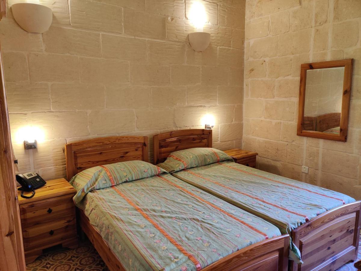 Country Inn Sannat Εξωτερικό φωτογραφία