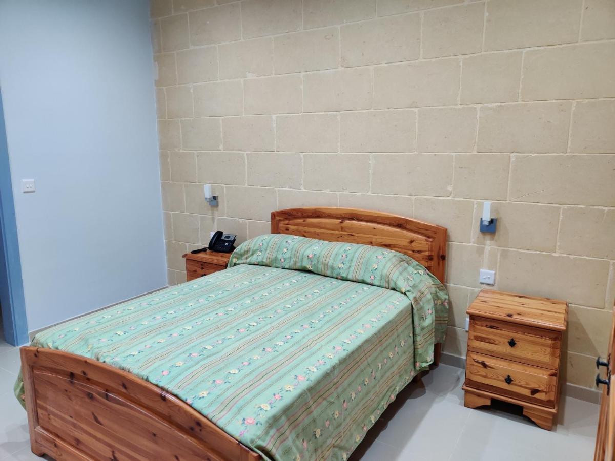 Country Inn Sannat Εξωτερικό φωτογραφία