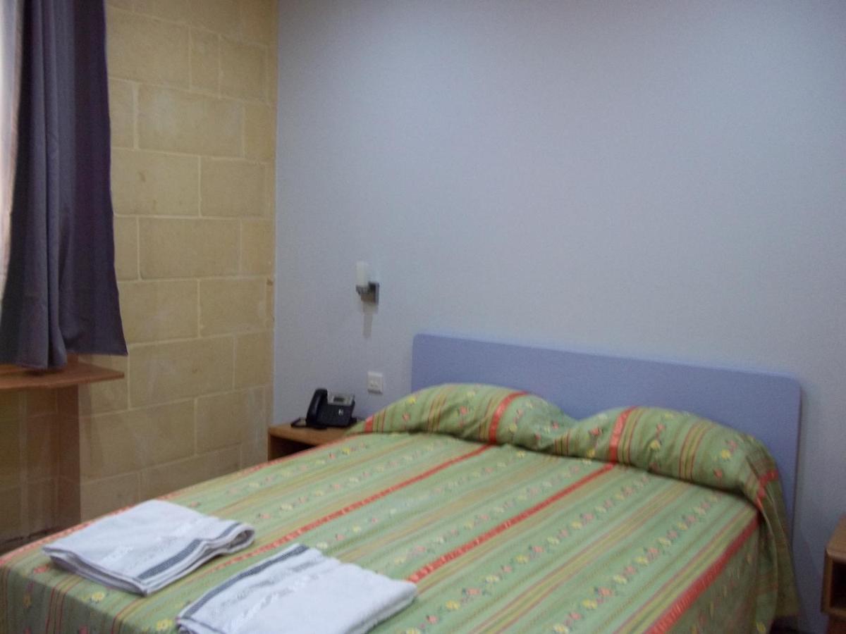 Country Inn Sannat Εξωτερικό φωτογραφία