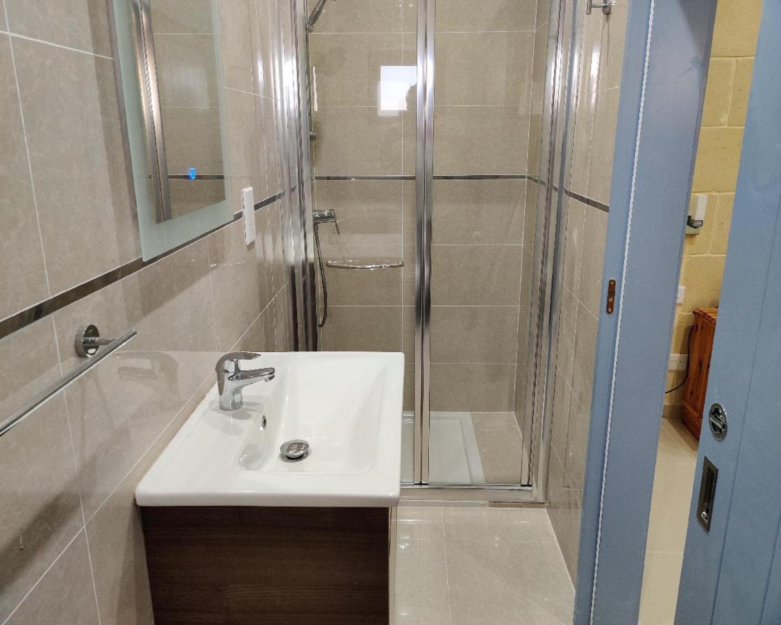 Country Inn Sannat Εξωτερικό φωτογραφία