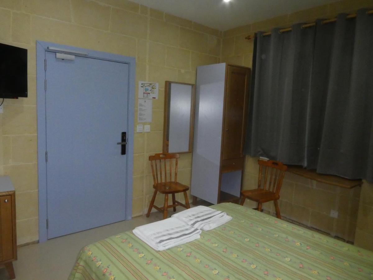 Country Inn Sannat Εξωτερικό φωτογραφία