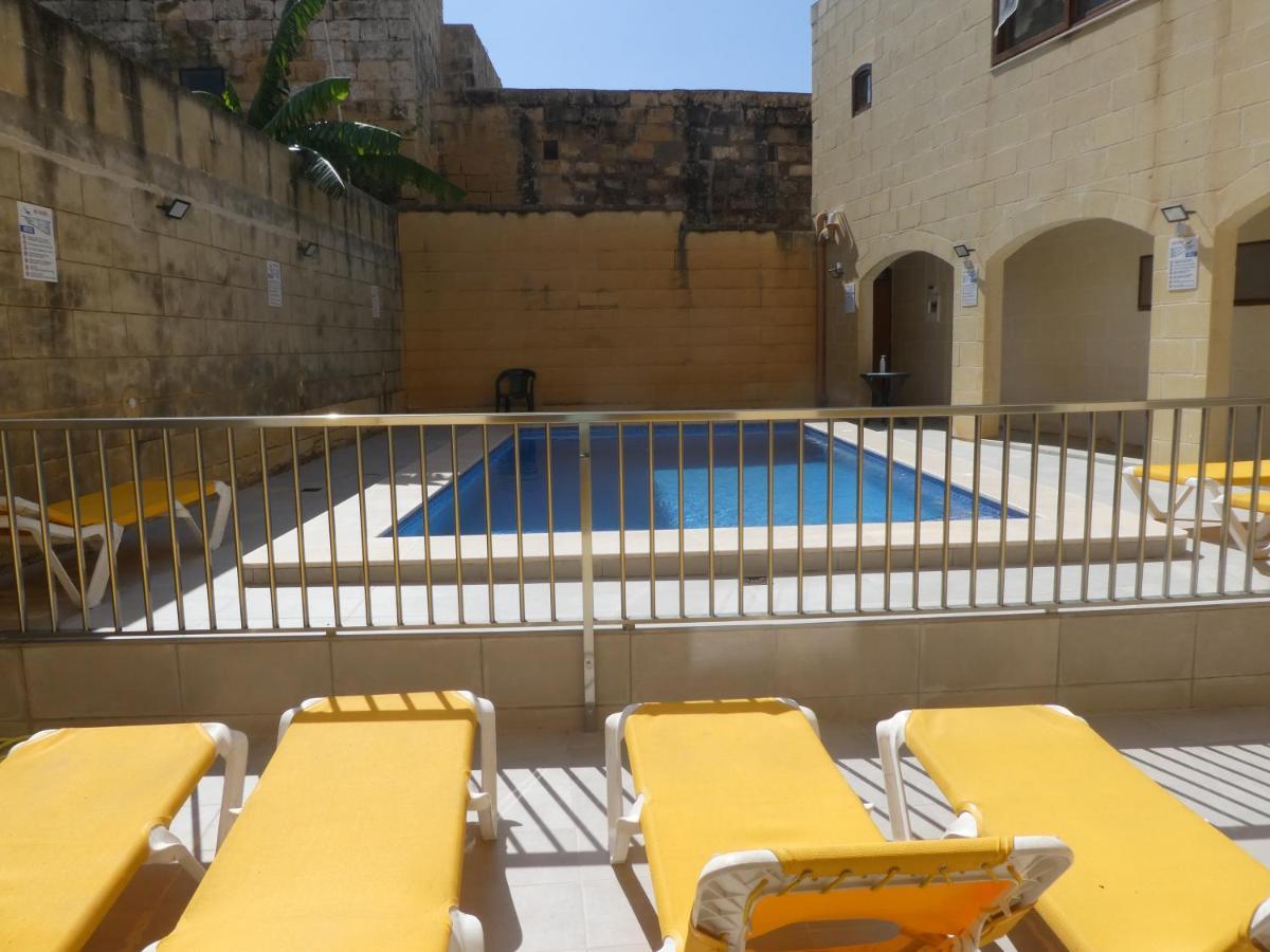 Country Inn Sannat Εξωτερικό φωτογραφία